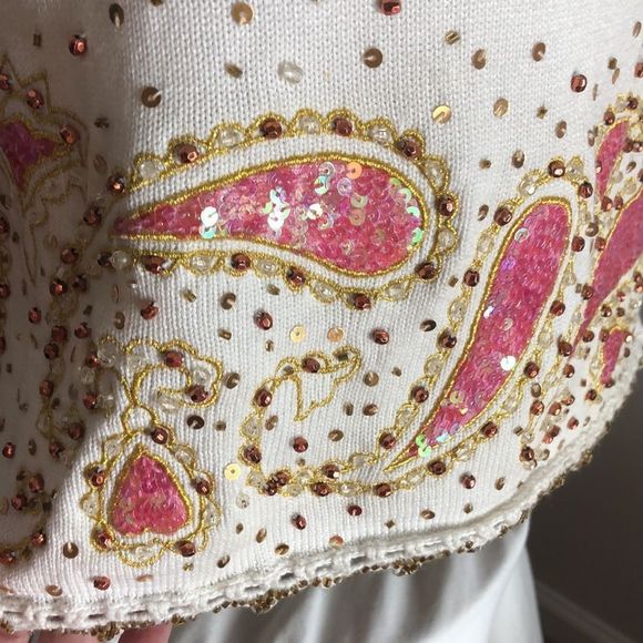 Berek 2 Valentine’s Day V-Neck white pink and gold sequin sweater size medium - Picture 4 of 11